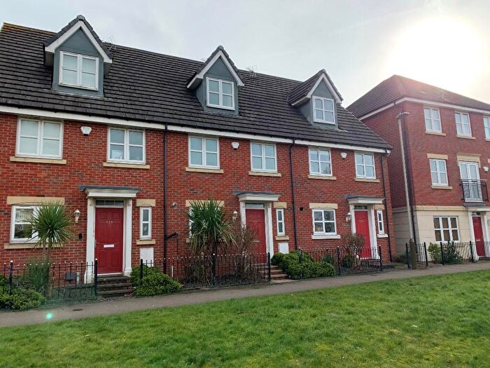 4 Bedroom Town House To Rent In Sandhills Avenue, Leicester, Leicestershire, LE5