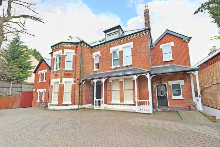 1 Bedroom Apartment To Rent In Sylvan Hill, Upper Norwood, London, SE19