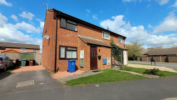 2 Bedroom End Of Terrace House To Rent In Beverley Gardens, Bicester, Oxon, OX26