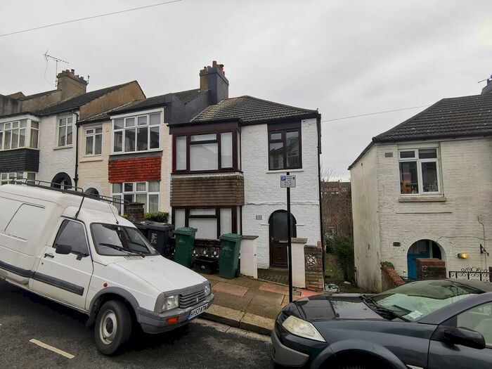 4 Bedroom Semi-Detached House To Rent In Milner Road, Brighton, BN2