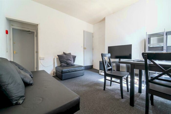 3 Bedroom House To Rent In Hope Place, Dawlish Road, Birmingham, B29