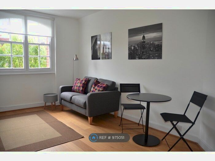 1 Bedroom Flat To Rent In Queen Alexandra Mansions, London, WC1H