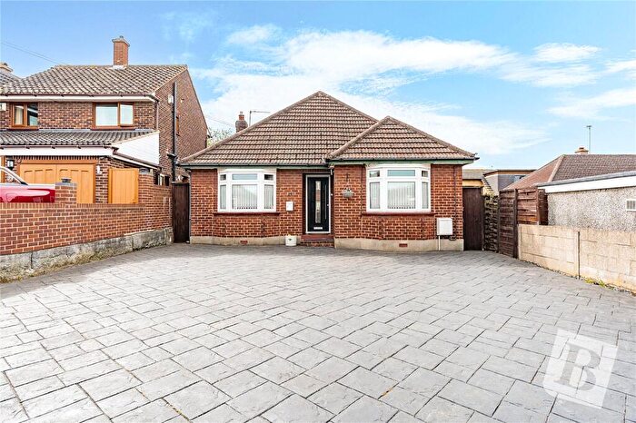 2 Bedroom Detached Bungalow For Sale In First Avenue, Northfleet, Gravesend, Kent, DA11