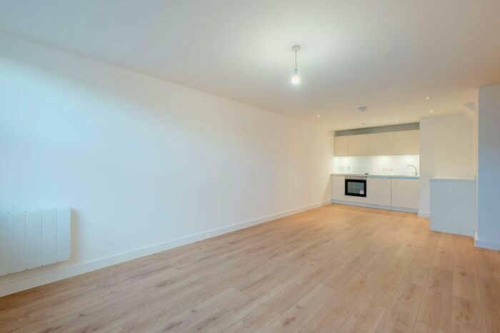 2 Bedroom Flat To Rent In Apartment, Vida House, - Trundleys Road, London, SE8