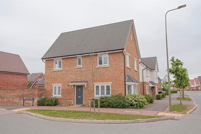 3 Bedroom Detached House To Rent In Erlestoke Avenue, Didcot, OX11