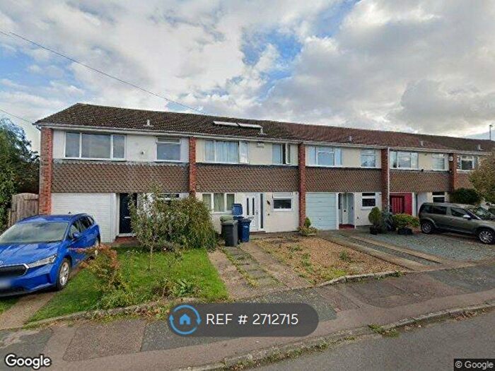 4 Bedroom Terraced House To Rent In Stratfield Close, Cambridge, CB4