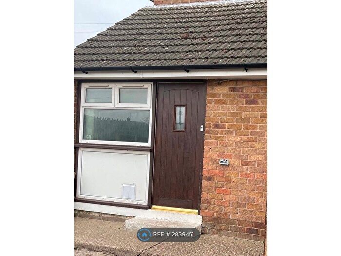 2 Bedroom Flat To Rent In Misterton, Doncaster, DN10