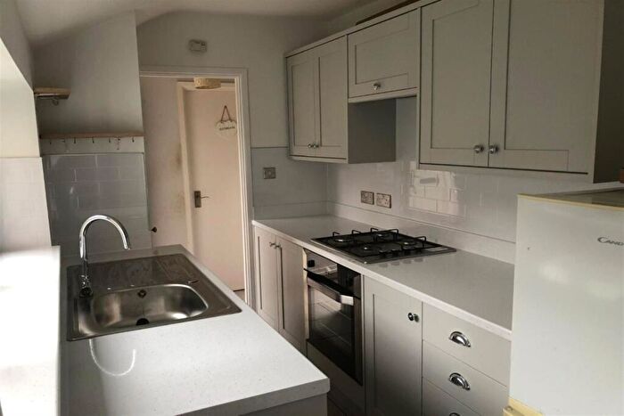 3 Bedroom Cottage To Rent In Bedroom Terraced Cottage In Wonersh, GU5