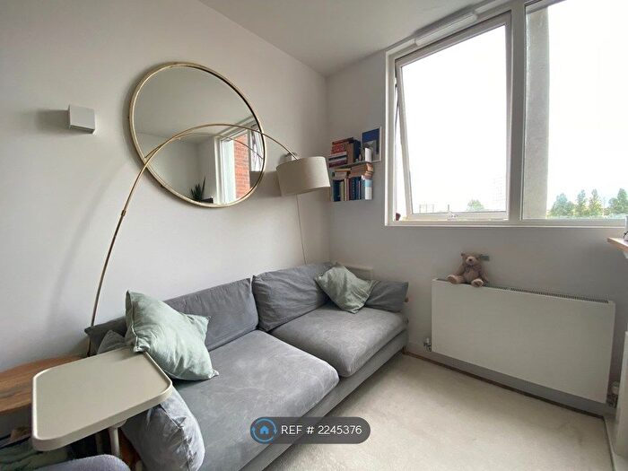 1 Bedroom Flat To Rent In Arklow Road, London, SE14