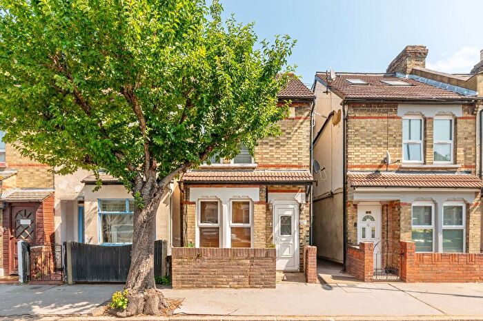 2 Bedroom Property To Rent In Beaconsfield Road, Croydon, CR0