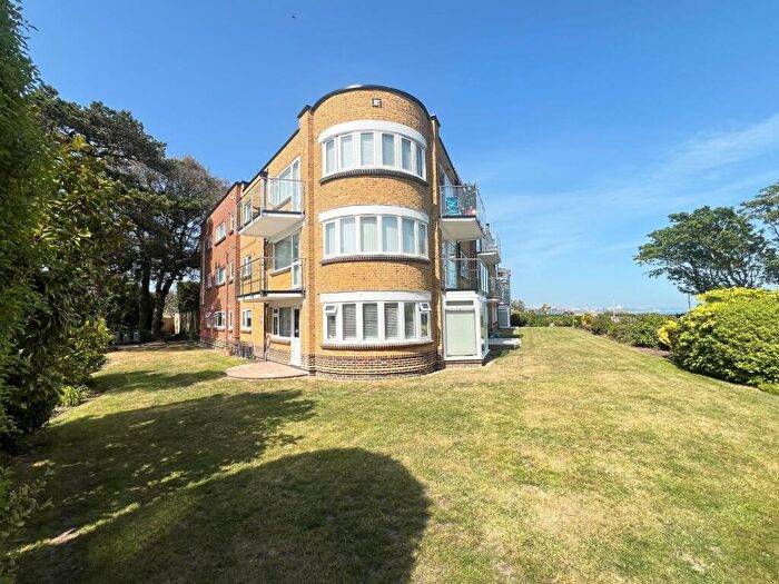 3 Bedroom Flat For Sale In Canford Court, Cliff Drive, Canford Cliffs, Poole, BH13