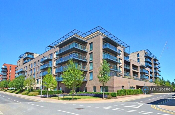 3 Bedroom Flat To Rent In Merlin Court, London, SE3