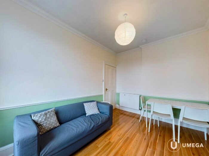 2 Bedroom Apartment To Rent In Causewayside, Newington, Edinburgh, EH9