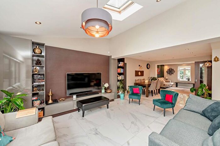 4 Bedroom Semi-Detached House To Rent In Northwood Way, Northwood, HA6