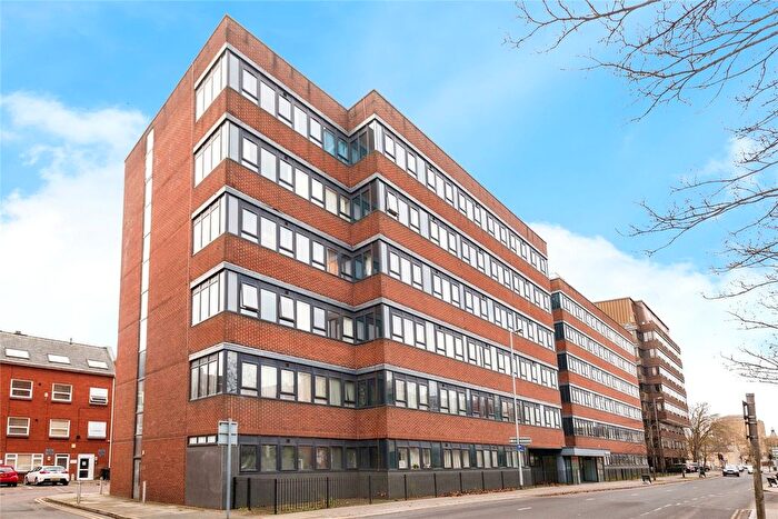 Studio For Sale In Farnsby Street, Swindon, Wiltshire, SN1