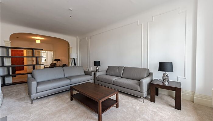 5 Bedroom Apartment To Rent In Park Road, London, NW8
