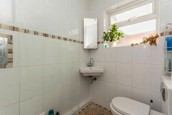 1 Bedroom Flat To Rent In Gowan Road, Willesden, London, NW10