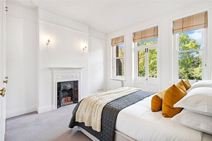2 Bedroom Flat To Rent In Prince Of Wales Mansions, Prince Of Wales Drive, London, SW11