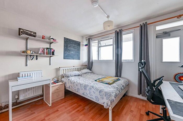 2 Bedroom Flat For Sale In Randolph Gardens, Kilburn, London, NW6