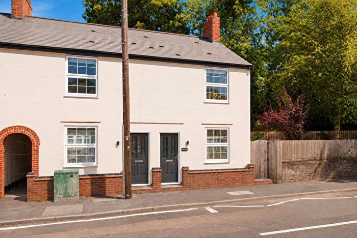 2 Bedroom Maisonette For Sale In Station Terrace, Park Street, St. Albans, Hertfordshire, AL2