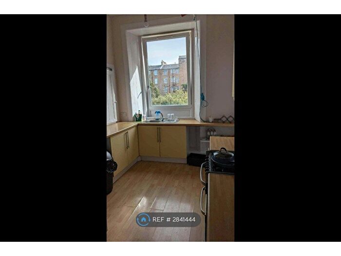 3 Bedroom Flat To Rent In Edinburgh, Edinburgh, EH3