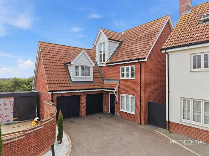 6 Bedroom Detached House For Sale In Mountain Ash Close, Chigwell, IG7