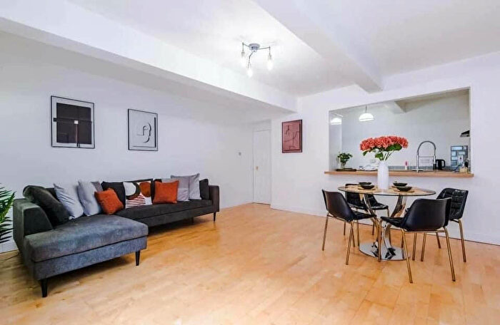 2 Bedroom Apartment To Rent In Tuscany House, Dickinson Street, Manchester, M1