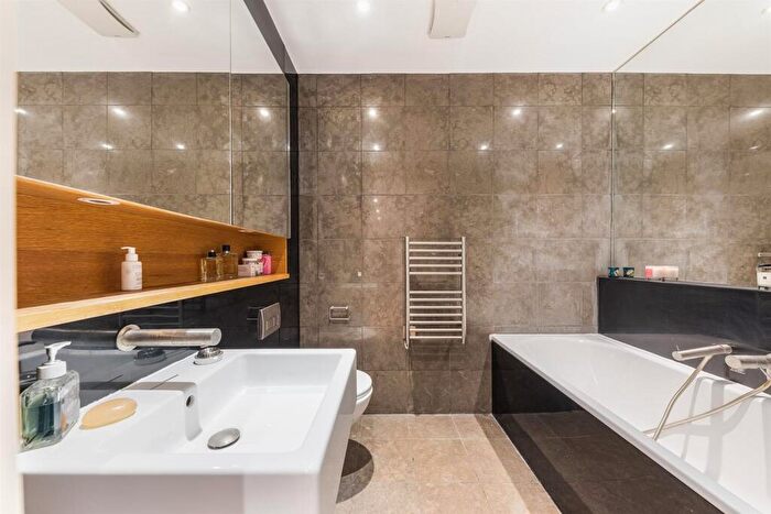 2 Bedroom Flat To Rent In Abbey Road, St John's Wood, NW8