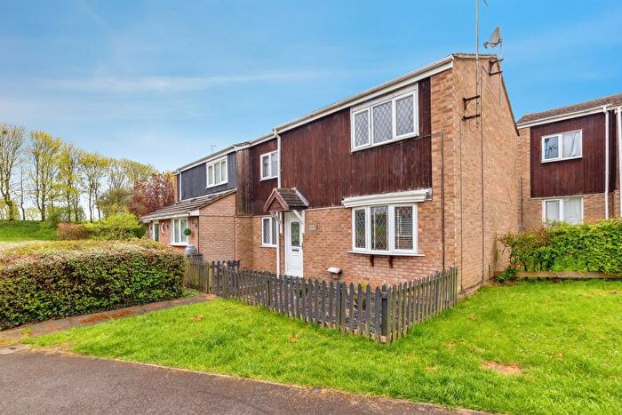 4 Bedroom Semi Detached House For Sale In York Road, Stevenage, SG1