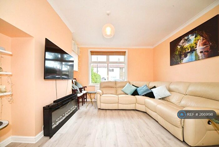 2 Bedroom Terraced House To Rent In Lamerock Road, Bromley, BR1