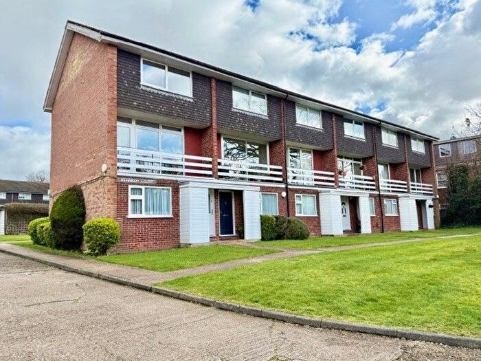 2 Bedroom Flat For Sale In California Lane, Bushey Heath, WD23