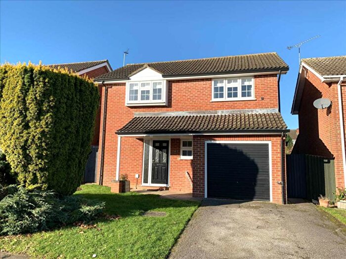 3 Bedroom Detached House For Sale In Thomas Drive, Newport Pagnell, Milton Keynes, MK16