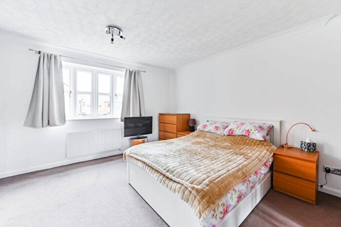 Studio To Rent In Lodgehill Park Close, , South Harrow, Harrow, HA2