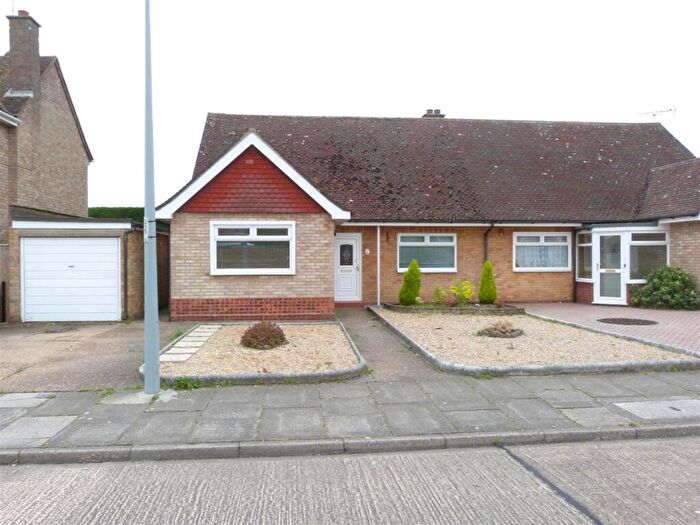 3 Bedroom Bungalow To Rent In Bodiam Road, Ipswich, IP3