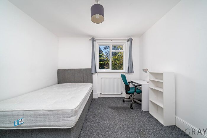 5 Bedroom Flat To Rent In Camden Road, Camden, NW1