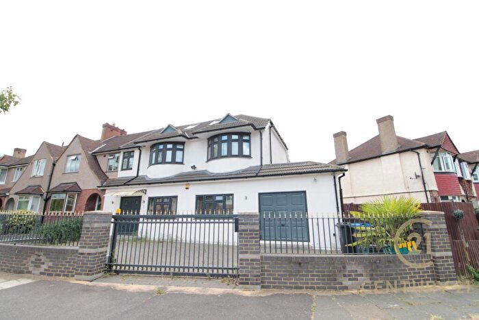 5 Bedroom Semi-Detached House To Rent In Thurleston Avenue Morden, SM4
