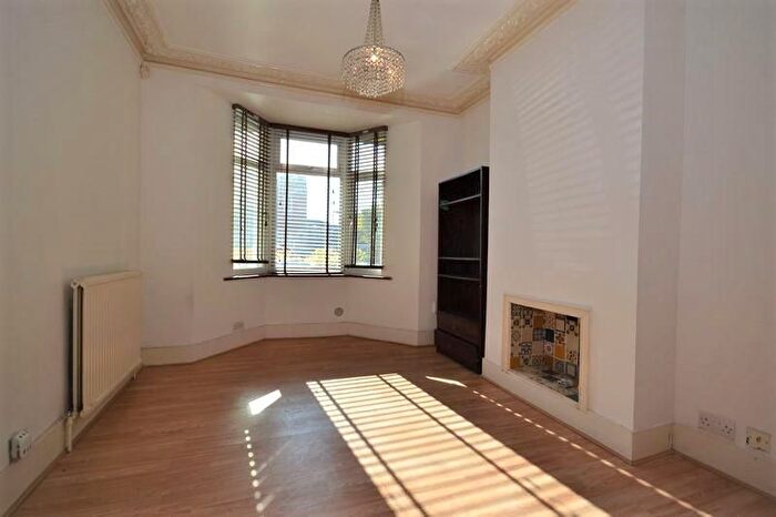4 Bedroom Terraced House To Rent In Chelmsford Road, London, E17