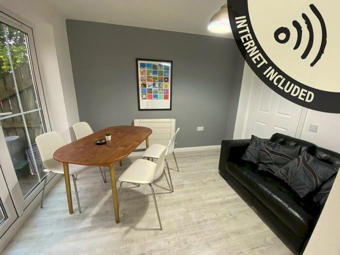 4 Bedroom Semi-Detached House To Rent In Wright Way, Stoke Park, Bristol, BS16