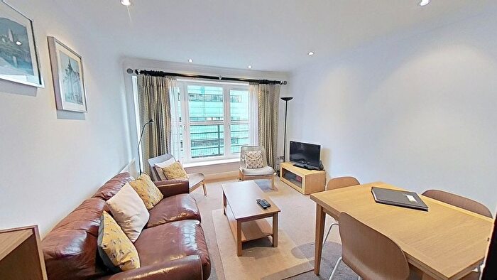 2 Bedroom Flat To Rent In Gentle's Entry, Edinburgh, Midlothian, EH8