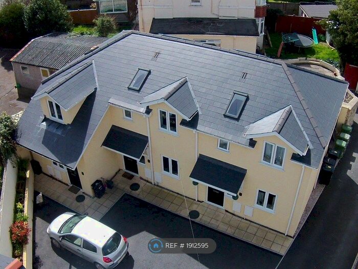 2 Bedroom End Of Terrace House To Rent In Forest Villas, Torquay, TQ1