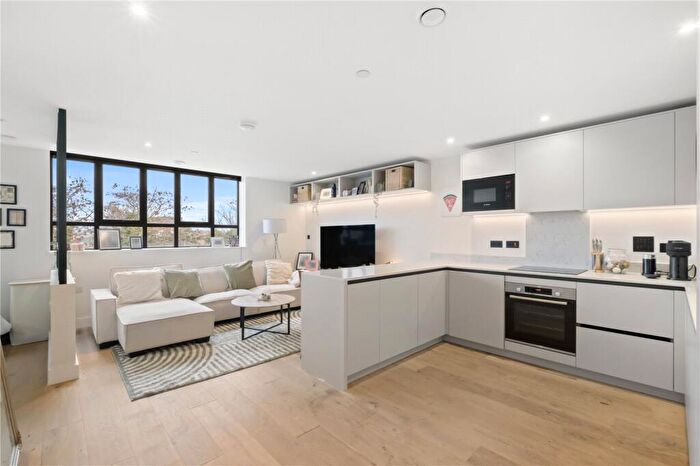 Apartment For Sale In Irene House, Balham High Road, London, SW12