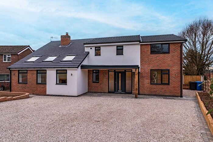 5 Bedroom Detached House To Rent In Park Hall Avenue, Walton, Chesterfield, S42