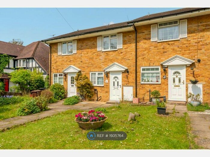 2 Bedroom Terraced House To Rent In Hawthorn Road, Wallington, SM6