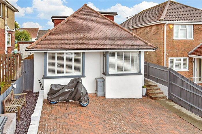 4 Bedroom Chalet For Sale In Seaview Road, Woodingdean, Brighton, East Sussex, BN2