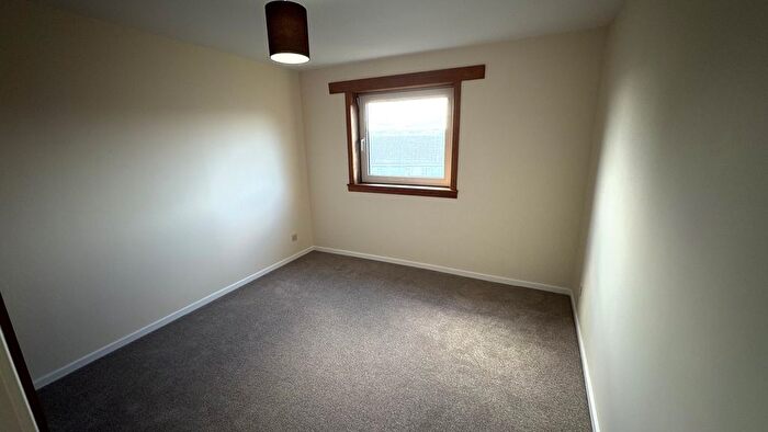 2 Bedroom Flat To Rent In Grampian Gardens, Dyce, Aberdeen, AB21