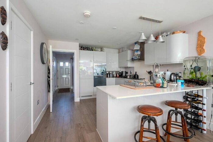 4 Bedroom Detached House To Rent In Station Road, Shalford, Guildford, GU4