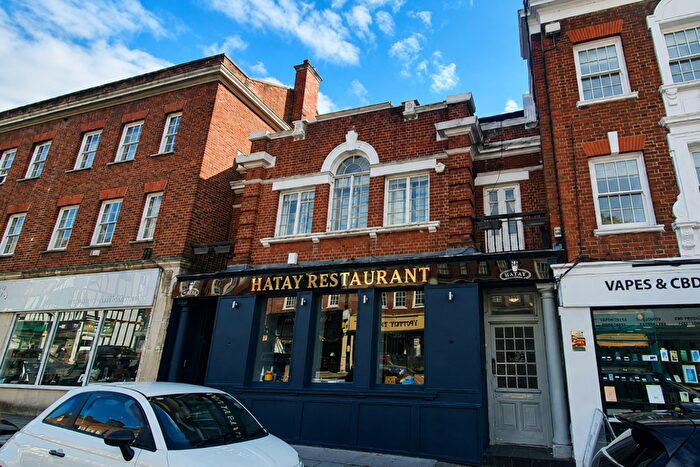 2 Bedroom Apartment To Rent In Church Street, Reigate, Surrey, RH2