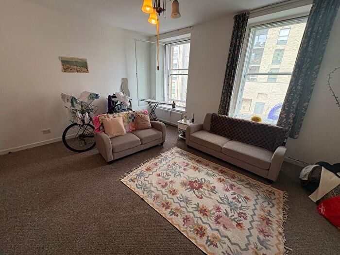 3 Bedroom House Of Multiple Occupation To Rent In Bellgrove Street, Glasgow, G31