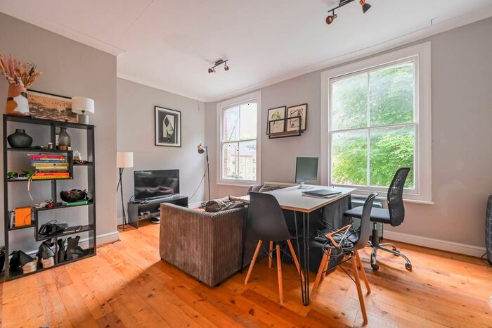 1 Bedroom Flat For Sale In Southwold Road, Clapton, London, E5