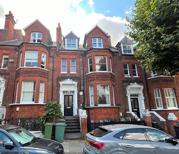 1 Bedroom Flat For Sale In Flat B, Hemstal Road, West Hampstead, London, Camden, NW6
